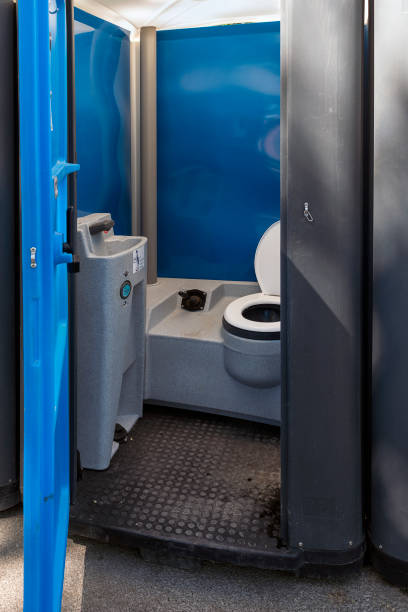 Best Portable bathroom rental  in Tuskegee, AL